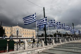 Νεοφιλελευθερισμός με κοινοβουλευτισμό για πόσο ακόμη;