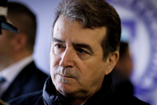 Μόνος του ρωτάει μόνος του απαντάει ο Χρυσοχοΐδης για την αστυνομική βία