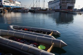 Αμηχανία για τις επαναπροωθήσεις
