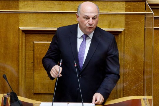 Πέρασε παρά τις αντιδράσεις η τροπολογία για τον έλεγχο της Αρχής Ξεπλύματος Βρόμικου Χρήματος