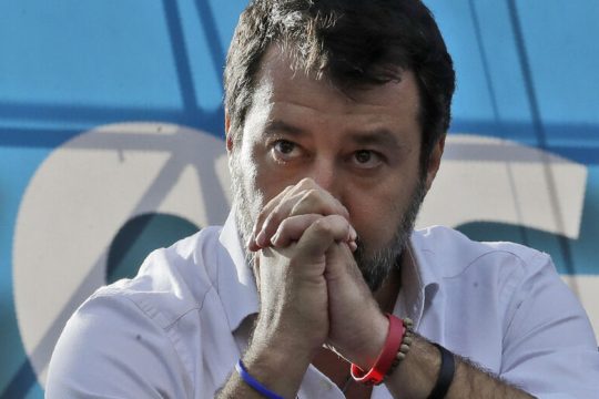 Σε δίκη ο Σαλβίνι για στέρηση ατομικής ελευθερίας σε 147 μετανάστες και πρόσφυγες