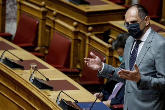 Πράττει αντίθετα από ό,τι πίστευε ο Γ. Γεραπετρίτης