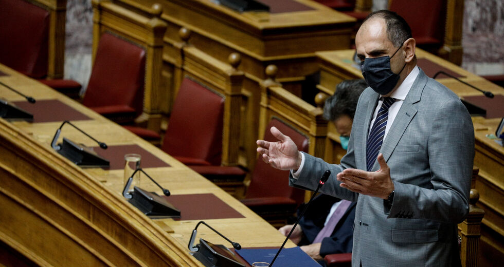 Πράττει αντίθετα από ό,τι πίστευε ο Γ. Γεραπετρίτης