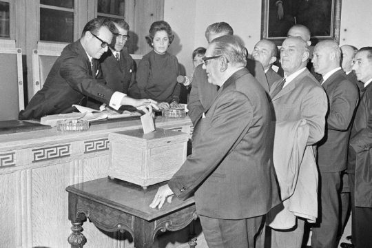 Πώς «ψήφιζε» η χούντα