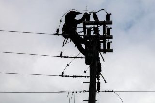 Ηλεκτροσόκ ΔΕΔΔΗΕ στις εργολαβίες
