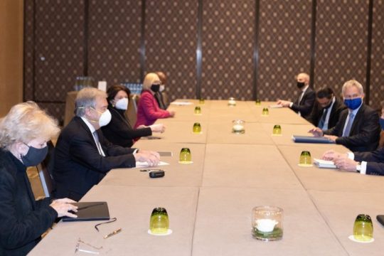 Αναζητώντας κοινό έδαφος σε δρόμο στρωμένο με αγκάθια