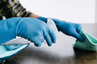 Η πιο απλή συνταγή απολύμανσης των επιφανειών από τους κορονοϊούς