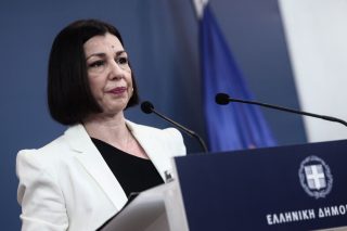 Το λεφτόδεντρο της Πελώνη να ποτίσουμε