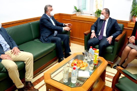 Γ. Πλακιωτάκης: Δεν υπάγεται το ενετικό λιμάνι στην πώληση του λιμένα Ηρακλείου