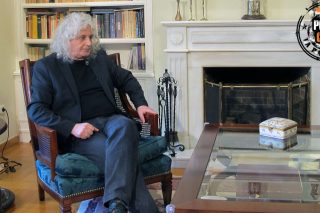 Press Cafe: «Μονόγραμμα» με Δήμο Αβδελιώδη