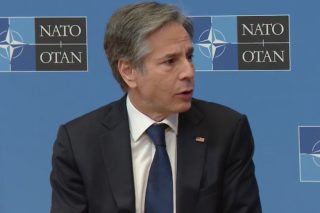 Κλιμάκωση… στο όνομα της αποκλιμάκωσης!