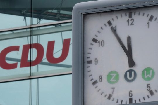 Ηχηρό χαστούκι στο κόμμα της Μέρκελ: Πρώτη φορά δεύτερο σε δημοσκόπηση