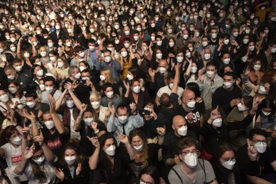 Καμιά ένδειξη επιπλέον μολύνσεων μετά τη συναυλία στη Βαρκελώνη