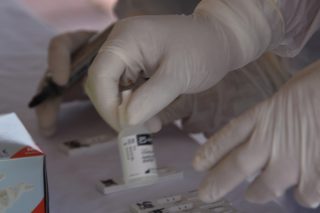 Συναγερμός για τα νέα «πρόσωπα» του κορονοϊού