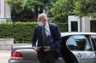 «Οραματίζομαι»: Μια λεξούλα με στόχο το Μαξίμου