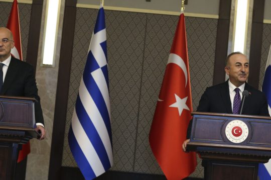 Κακή διπλωματία, ωραία παράσταση