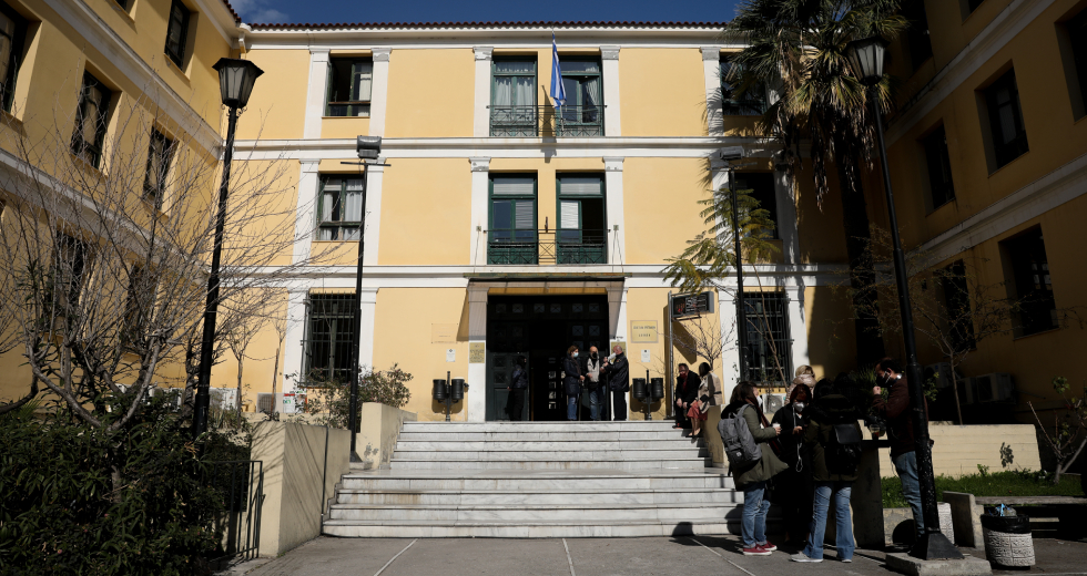 Συμβολική αποχή σήμερα για τους μη εμβολιασμούς