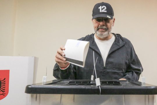 Το exit poll δείχνει Εντι Ράμα