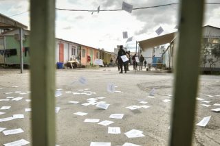 Πληθαίνουν οι σκηνές στον Ελαιώνα