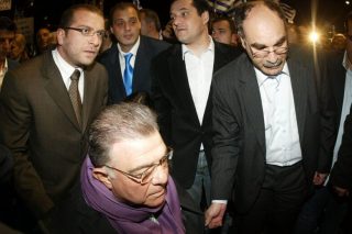 Πατριώτες, ο στόλος!