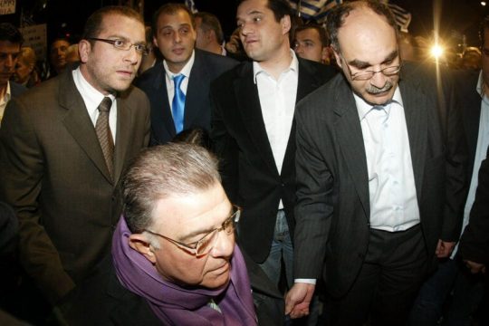 Πατριώτες, ο στόλος!