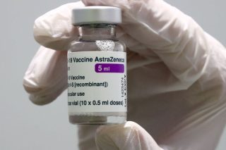 Ευρωπαϊκή Επιτροπή κατά AstraZeneca και επισήμως