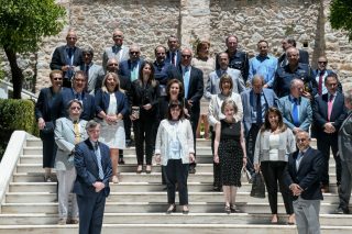 «Μυστικά και ντοκουμέντα» που εκθέτουν την κυβέρνηση