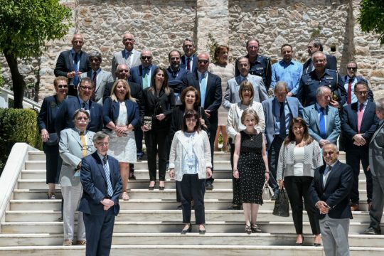 «Μυστικά και ντοκουμέντα» που εκθέτουν την κυβέρνηση
