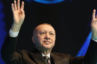 Η Αθήνα με το μάτι στην Αγκυρα