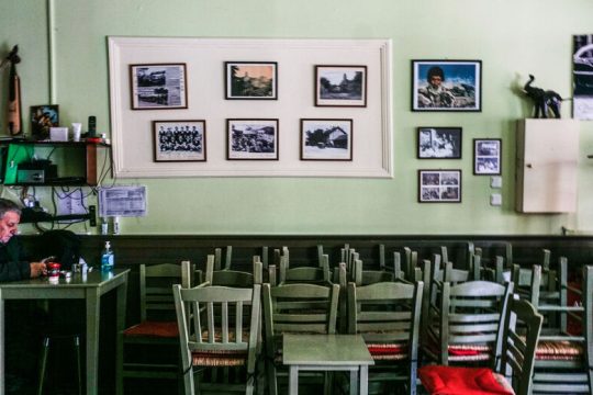 Πρώτα τους καπελώνουν, μετά τους επικαλούνται