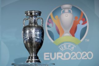 Σε δέκα μέρες τα σπουδαία για το EURO