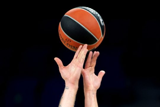 Ξεκινάει ο χορός