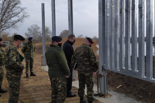 Καταγγέλλουν εργασιακά «παρατράγουδα» στον Φράκτη του Έβρου
