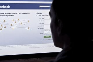 Facebook, από την απεριόριστη «ελευθερία» στο βασίλειο της λογοκρισίας