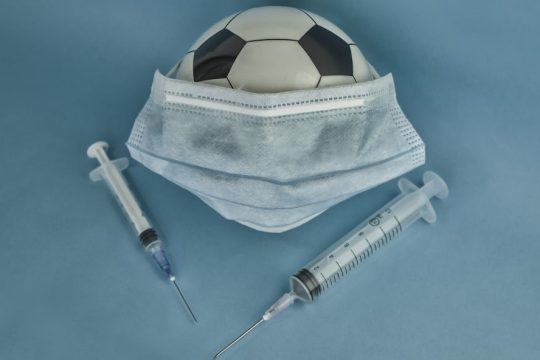 Ευπρόσδεκτα και τα… «δυο εμβόλια»!