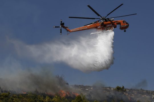 Πυρκαγιές σε Κορινθία και Μαγνησία