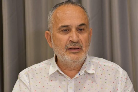 «Θετικός» βουλευτής, δυόμισι μήνες μετά τον εμβολιασμό του