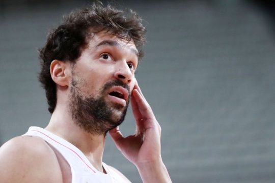 Ζωντανή με οδηγό τον Γιουλ