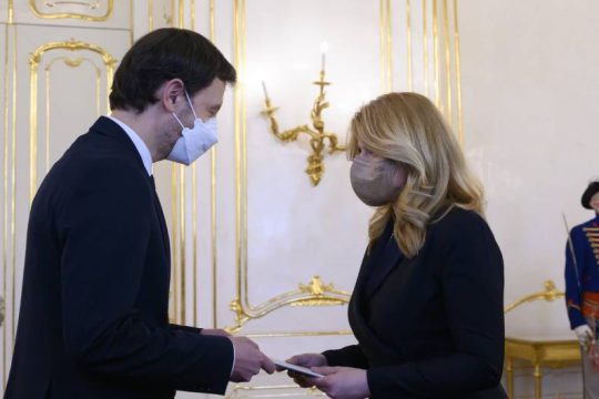 O τέως Σλοβάκος ΥΠ.ΟΙΚ. στη θέση του πρωθυπουργού της χώρας