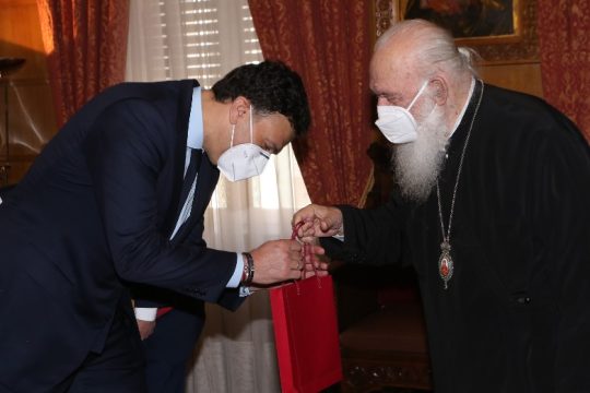 Έντονες πιέσεις από την Εκκλησία για το Πάσχα