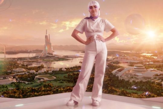 Η H&M ενώνει τις δυνάμεις της με τη Maisie Williams