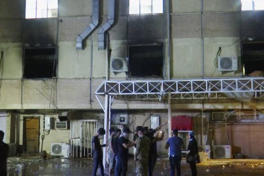 Οργή στο Ιράκ για την τραγωδία σε νοσοκομείο με Covid ασθενείς