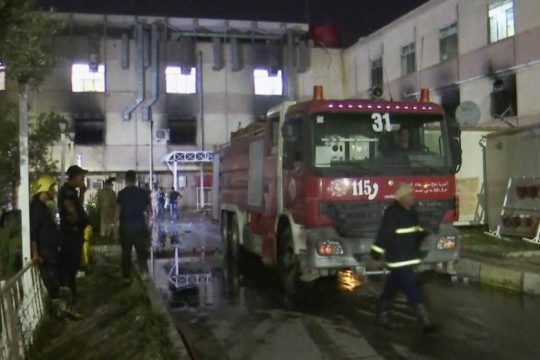 Δεκάδες νεκροί από φωτιά σε ΜΕΘ για Covid-19 στη Βαγδάτη
