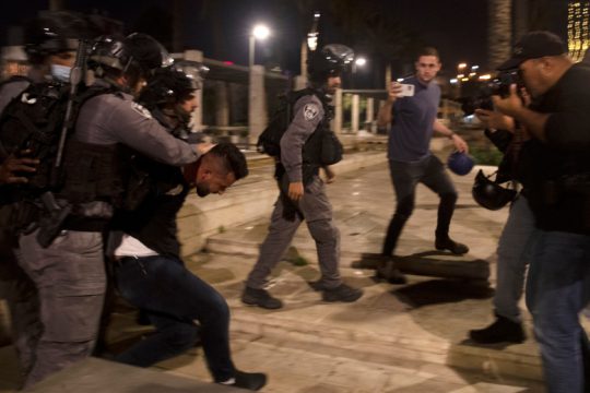 HRW: Πρακτικές απαρτχάιντ από το Ισραήλ κατά των Παλαιστινίων