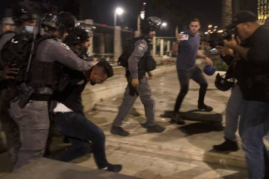 Νέες συμπλοκές μεταξύ Ισραηλινών αστυνομικών και Παλαιστινίων