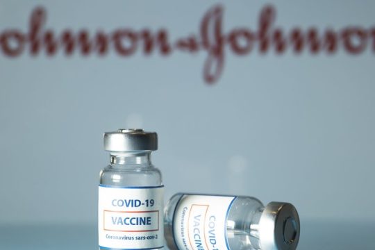 Υπό εξέταση από τον EMA το εμβόλιο της Johnson & Johnson