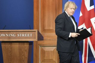 Αντιδράσεις εντός και εκτός για το άνοιγμα του τουρισμού