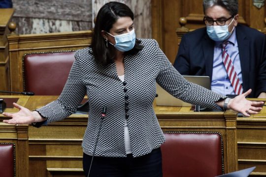 Χαοτικό σχέδιο για επιστροφή στις τάξεις