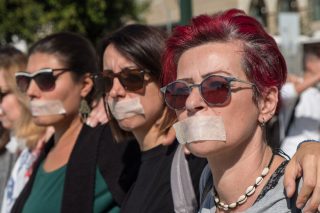 Επιμένουν να βαφτίζουν «νέα αρχή» τη διάλυση του ΚΕΘΕΑ