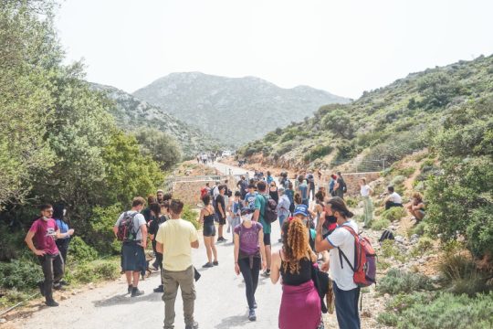 Χανιά: Διαμαρτυρήθηκαν για τον περιορισμό της πρόσβασης στη Μονή Γουβερνέτου